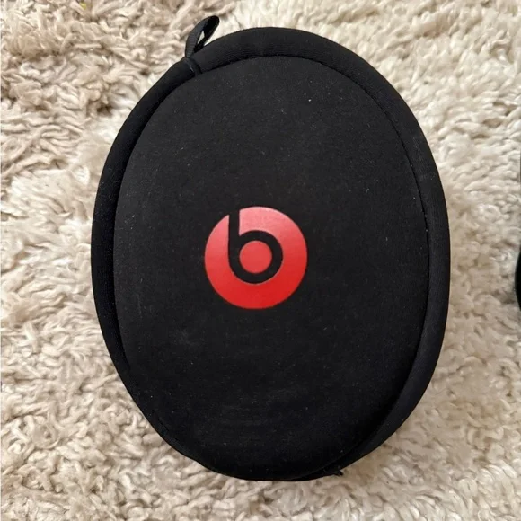 Beats by Dre Solo2 Wired Headphones - Picture 7 of 7